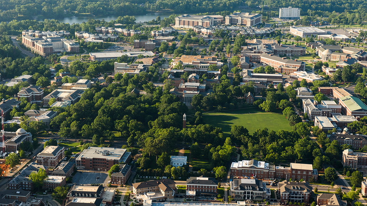 aerial photo of The University of Alabama campus